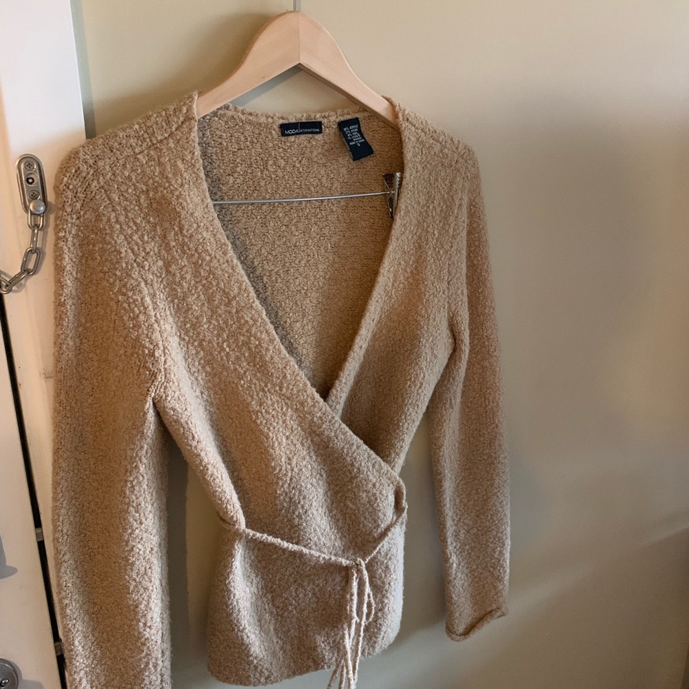 ⭐️SAVE ⭐️ Moda light tan/camel wrap cardigan